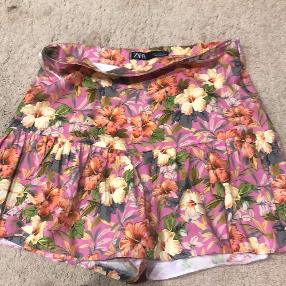 Zara Floral Skorts. Skirt with Shorts under